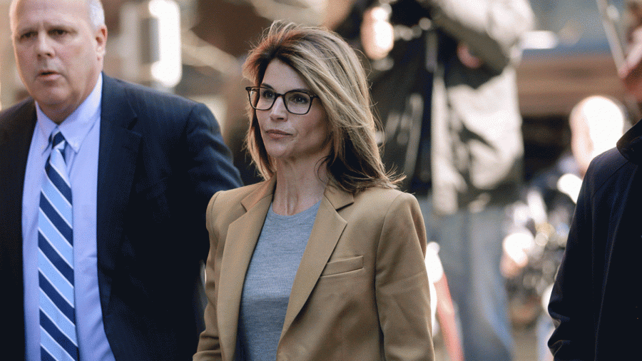 Lori Loughlin at her court appearance. 
