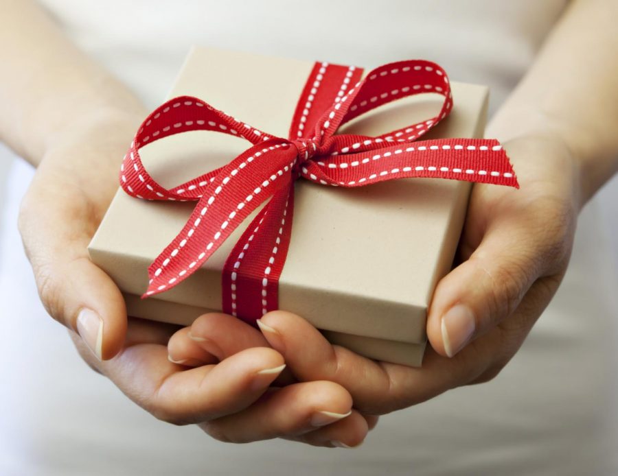 Although it may seem difficult to find an appealing gift for picky gift receivers, there are many options for gifts that are sure to impress these people.