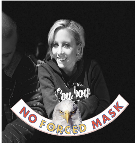 Blades posts a “NO FORCED MASK” photo to her Facebook. 