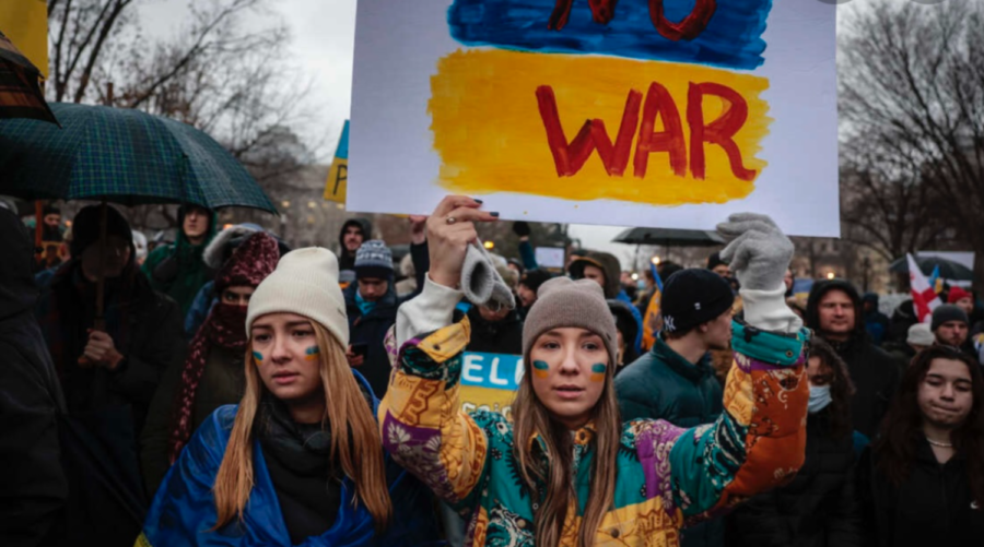 A+protest+saying+they+do+not+want+a+war+in+the+Ukraine.