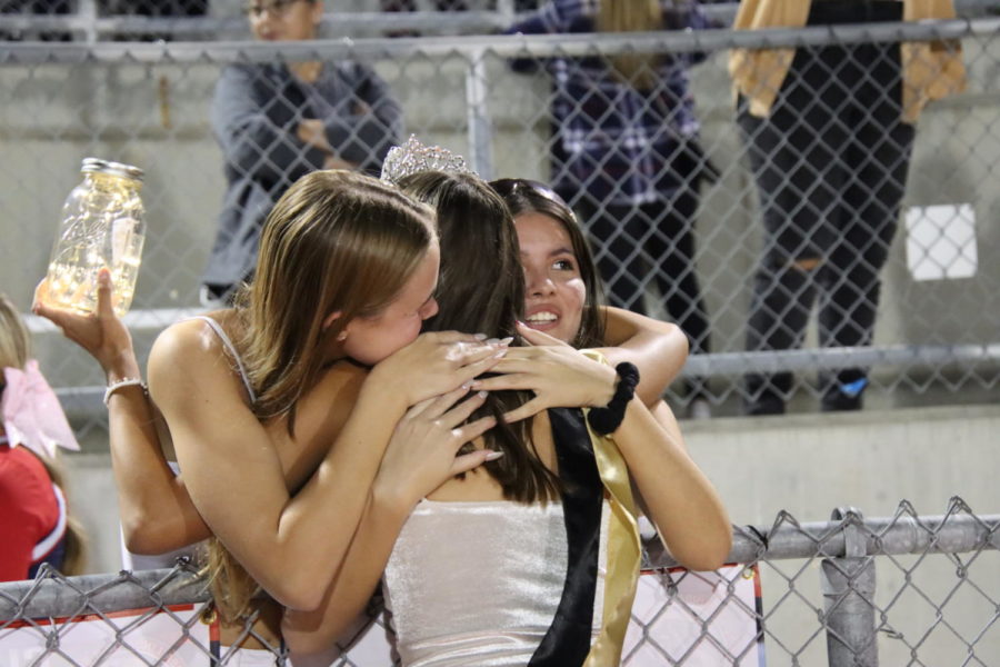 After+winning%2C+Yorba+Linda+High+Schools+2022+homecoming+queen%2C+Olivia+Yackey%2C+was+greeted+by+her+two+best+friends.+