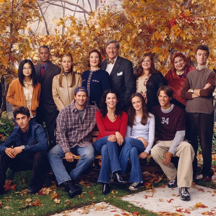 20+years+later%2C+Gilmore+Girls+remains+one+of+the+most+re-visited+shows+during+the+fall+season.+