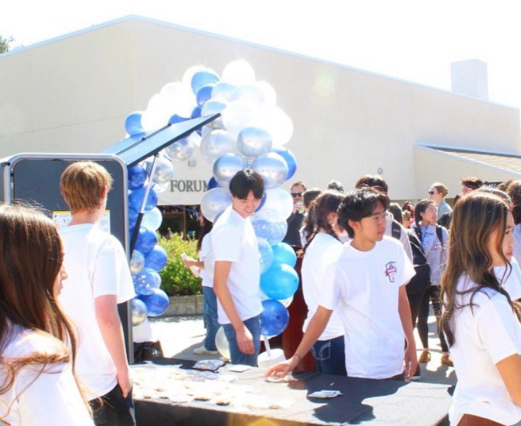 The Business Academy at Yorba Linda High School recently embarked on a new project, opening up a market to sell goods at the school. 