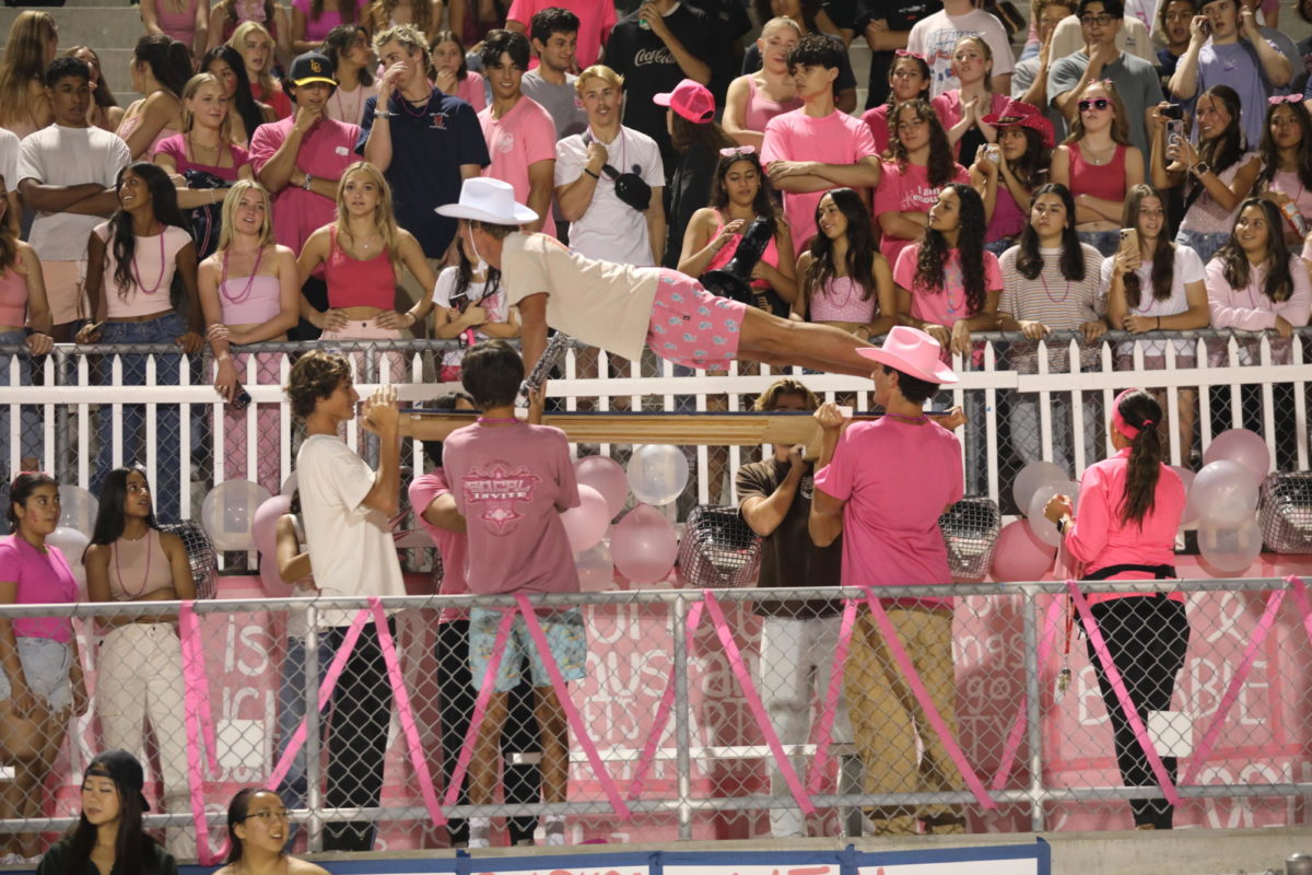 
On October 6, The Stable theme was Barbie, but the idea was to wear pink to show their support for Breast Cancer Awareness.
