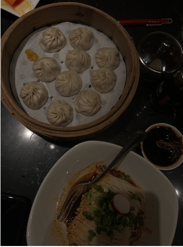  Din Tai Fung's amazing chicken Xiao Long Bao and Spicy Noodles have everyone in a craze!
