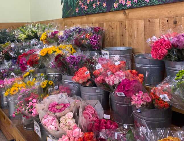Pots of flowers, gifts, and celebrations often fill social media feeds during holidays, contributing to growing expectations surrounding “Instagram-worthy” moments.